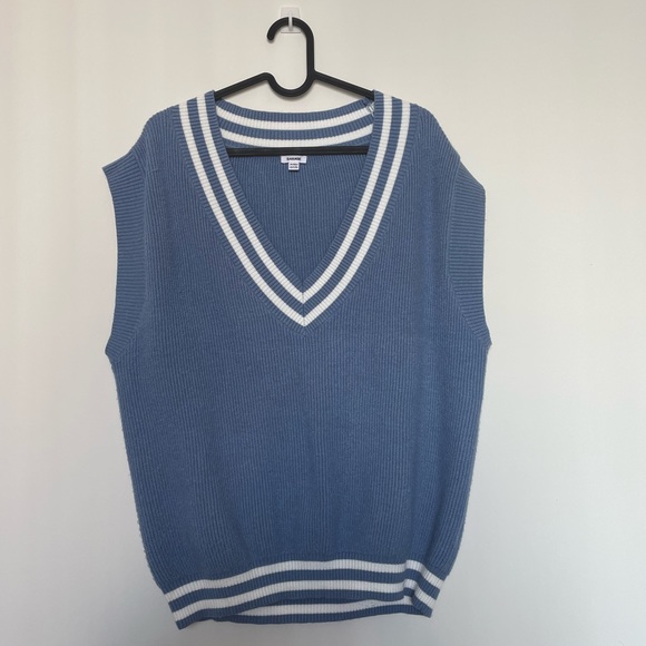 (2/$40) Oversized sweater vest - Picture 1 of 4